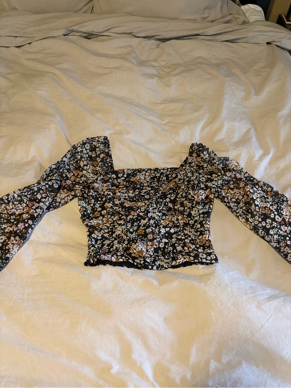 Lulu's Black Floral Square-Neck Puff Sleeve Crop Top - Picture 2 of 16